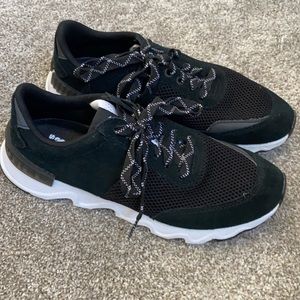 Kinetic lace up tennis shoes